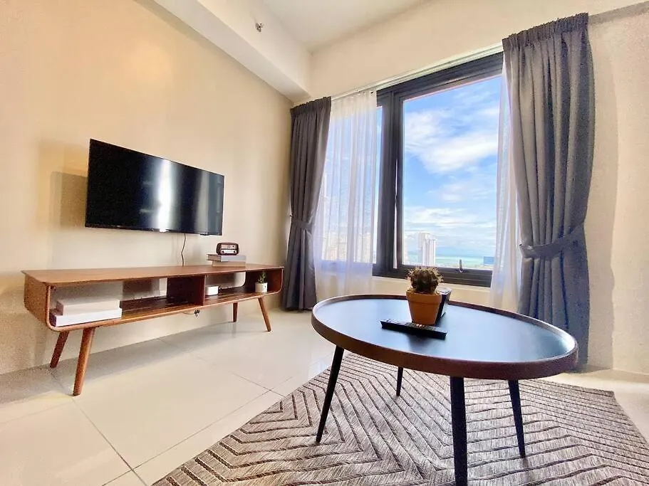Tropicana 218 Macalister #Seaview #Modern Retro #Infinity Pool #Georgetown #7Pax #3Br 2Bath #1King 2Queen 1Single #Quality Well Maintained #Private Host מלזיה