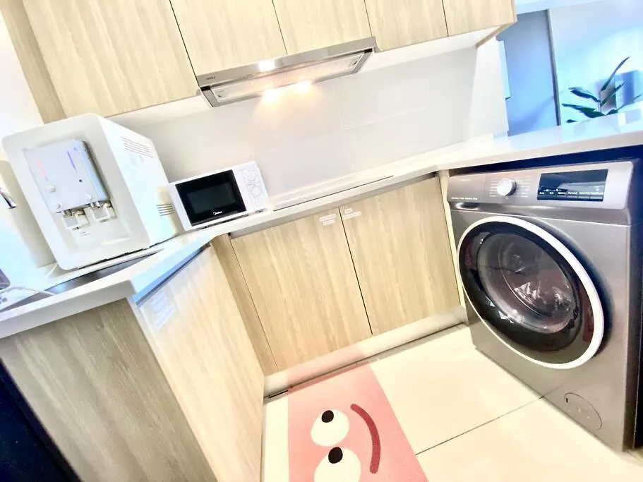 Tropicana 218 Macalister #Seaview #Modern Retro #Infinity Pool #Georgetown #7Pax #3Br 2Bath #1King 2Queen 1Single #Quality Well Maintained #Private Host