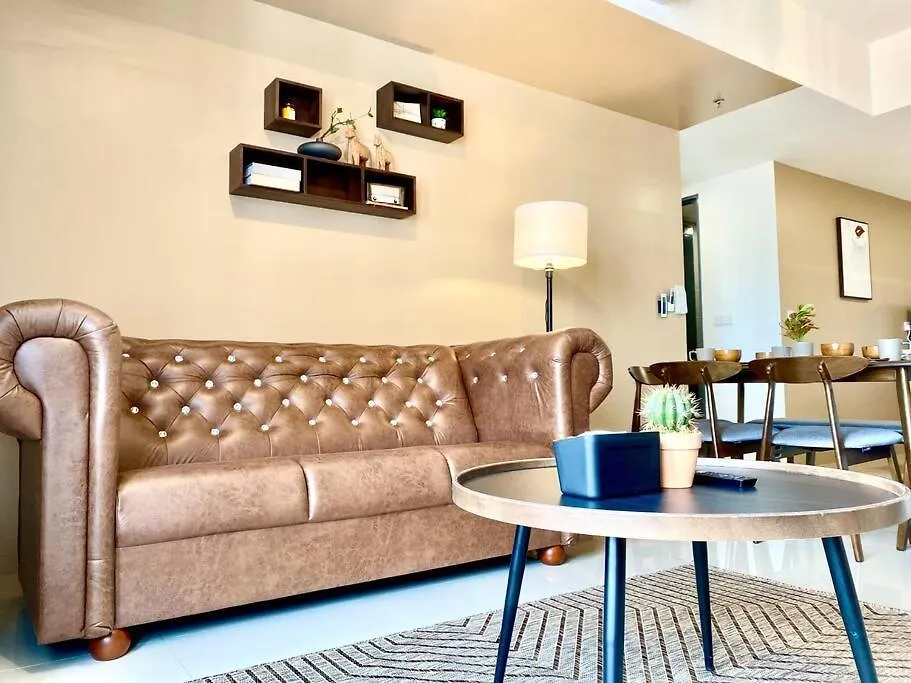 Tropicana 218 Macalister #Seaview #Modern Retro #Infinity Pool #Georgetown #7Pax #3Br 2Bath #1King 2Queen 1Single #Quality Well Maintained #Private Host 0*, ג'ורג' טאון